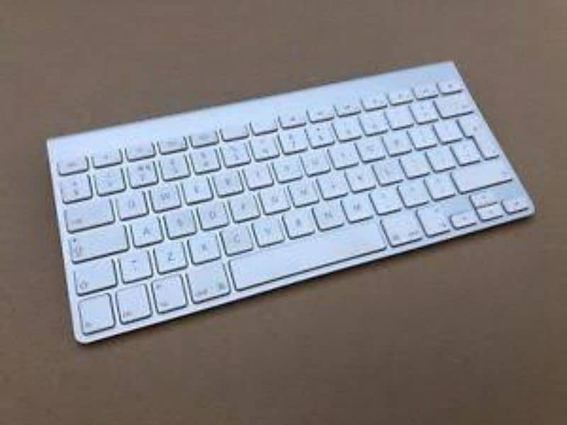 Apple Magic 1 Bluetooth keyboard 0