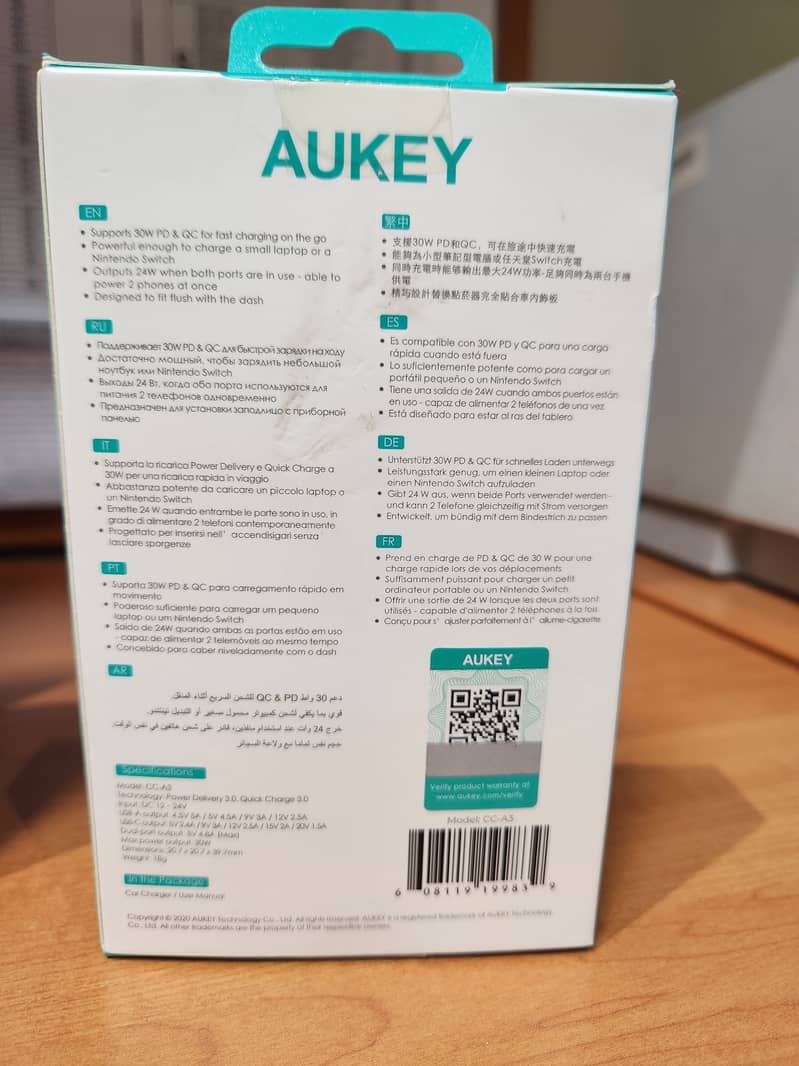 Aukey 30w Fast Car Mobile Charger 1