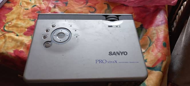 sanyo PRO XTRAX multiverse  projector for sale