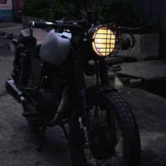 Cafe Racer Brat Suzuki GS 150 Modified