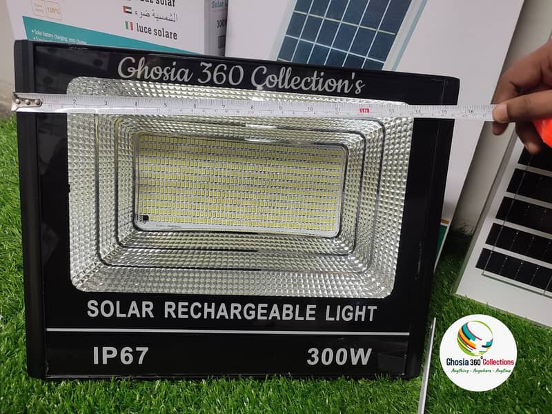 Solar Flood Light 300W Outdoor, Spotlight IP67 Waterproof with Remote 3