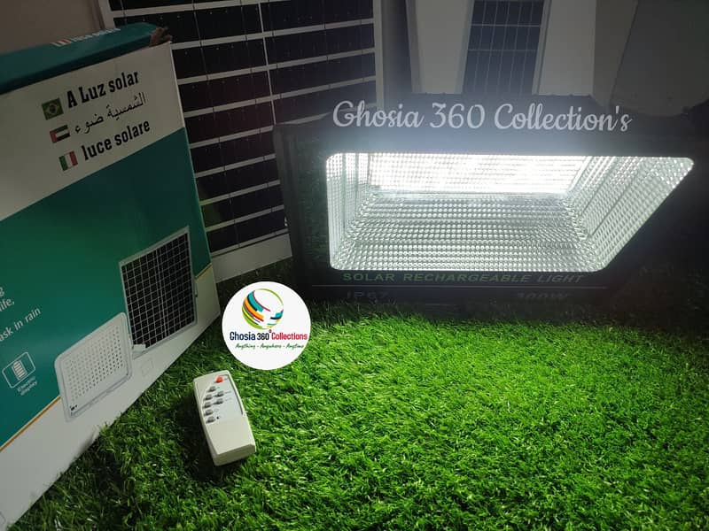 Solar Flood Light 300W Outdoor, Spotlight IP67 Waterproof with Remote 4