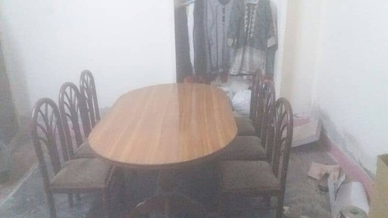Dining table 0