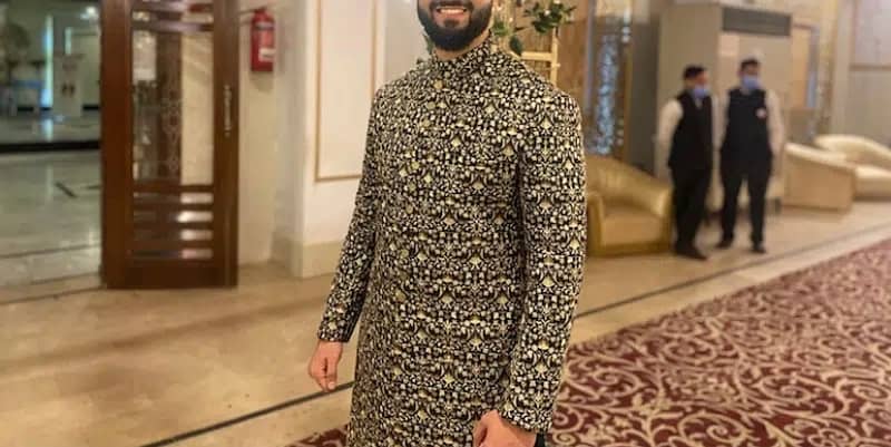 Beautiful sherwani in lush condition (Amir Adnan) Only sherwani 2