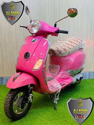 Scooty ladies Scooty Scooter 100cc Petrol Scooty Italian Ramza Scooty