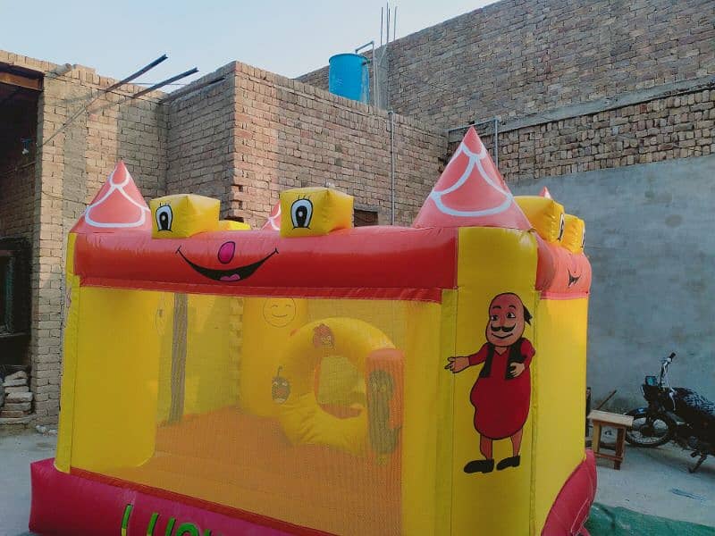 jumping  castle 0