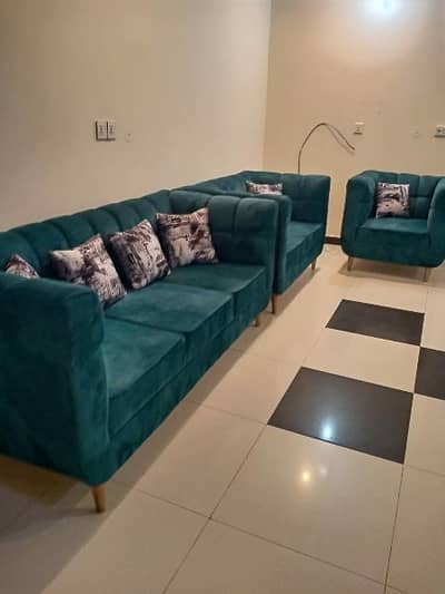 10 marla furnished house for rent in johar town Lahore
