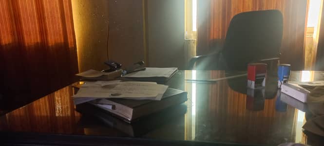 school k leye female ke zarorat hy