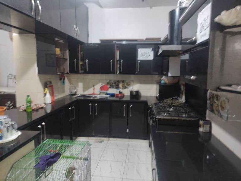 3 bed DD Flat or Apartment chance deal in heart of Gulistan e johar 0