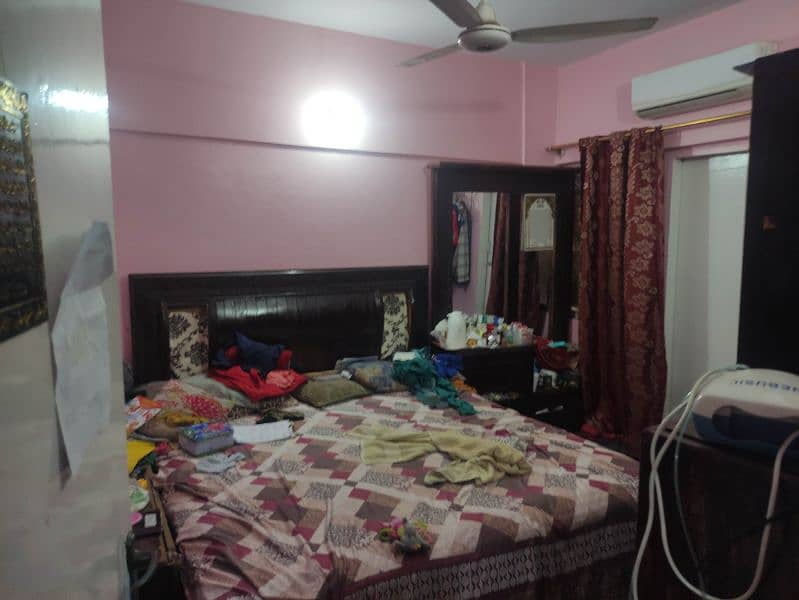 3 bed DD Flat or Apartment chance deal in heart of Gulistan e johar 9