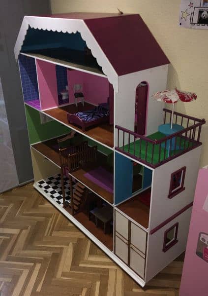 Doll house 0