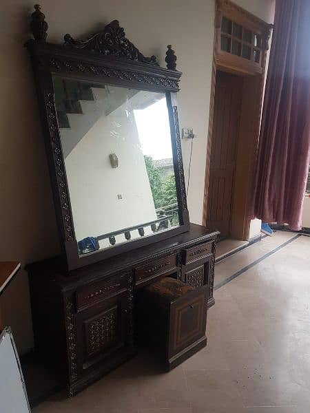 dressing table and mirror 1