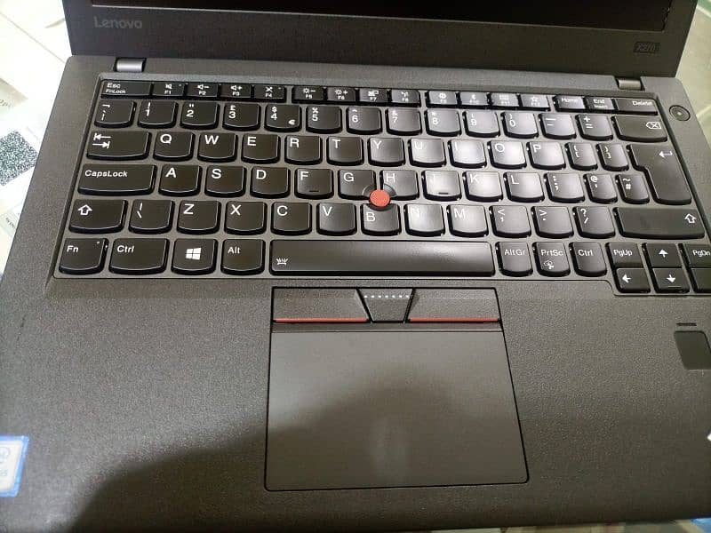 Lenovo Cori5 6th gen 8gbram+256SSD hard(Dual battery) 17