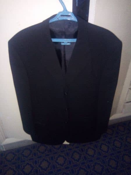 Branded coats and full suits 6