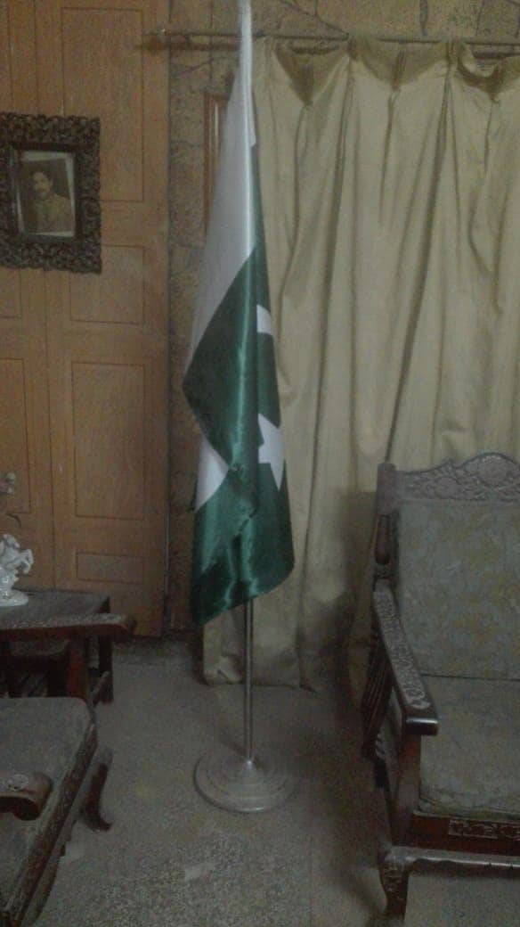 Pakistan flag & pole for Executive officer , CEO Director MD 4