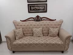 5 Seater Sofa in excelent condition 4 sale. Just 1 year used.