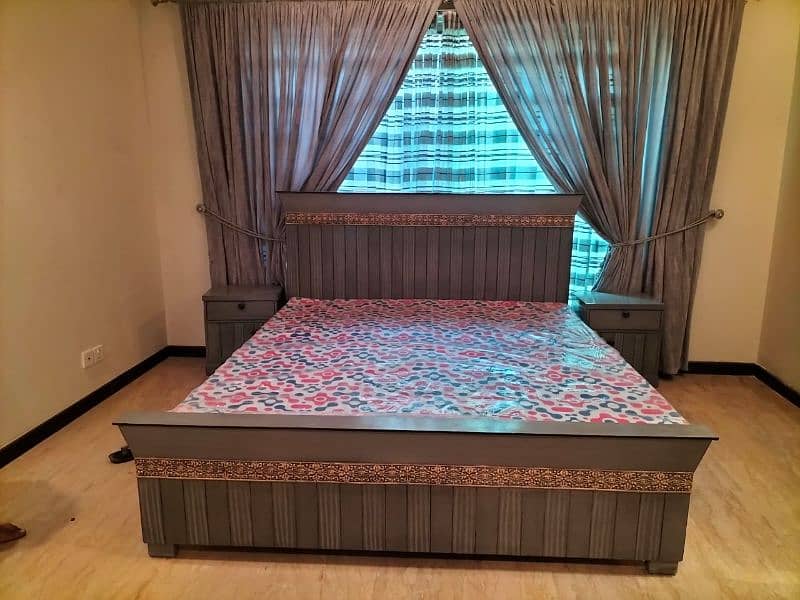 Double bed / bed set / Side Tables / Dressing Tables / bed / Furniture 3