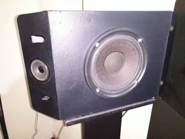 bose model 100 bookshelf speakers