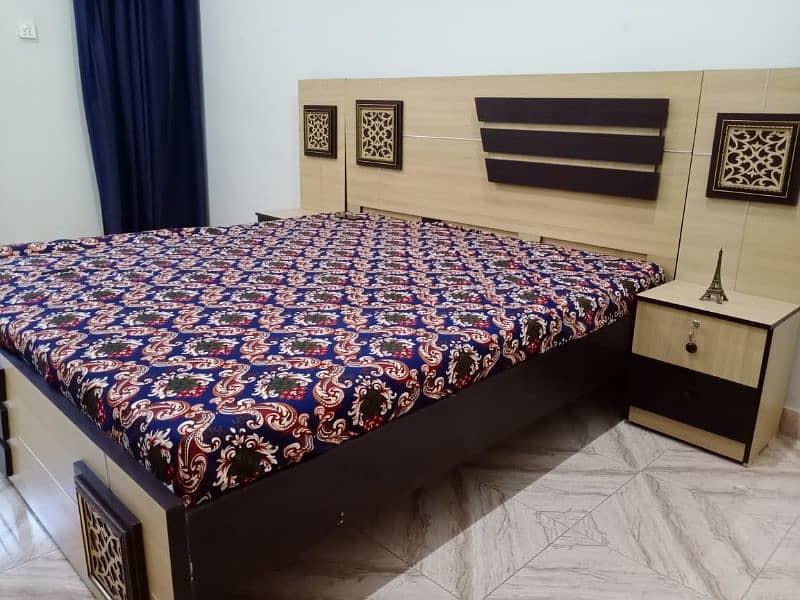 king Size Bed /without mattress 1