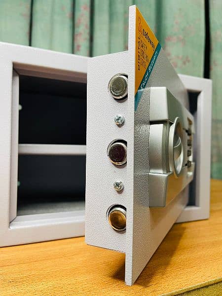 Digital Numeric Safe locker 0