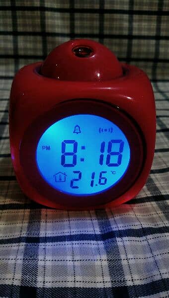 LCD Projection Clock Temperature Talking Tunes 2