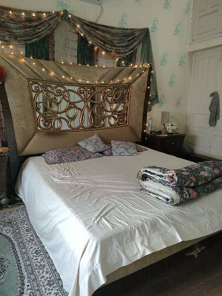 Bed set + Dressing table 8