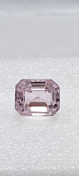 Pink kunzite stone 0