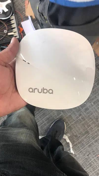 Juniper Switch Ex 3300 48p POE, Aruba Access Point, NETGEAR Switch 2