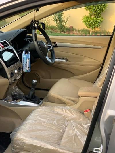 fresh condition look like brand new Honda city