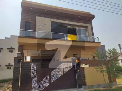 DHA Rahbar, VIP Lower Portion available for Rent only for couple