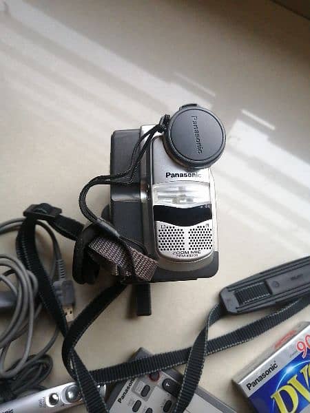 Panasonic mini dv camera NV ds-60 4