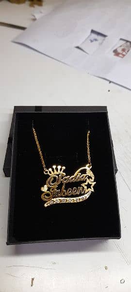 customizer beautiful gold plated name locket. 6