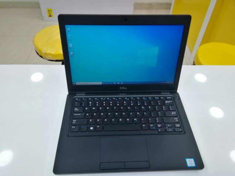 Dell laptop Core i5 - 8th generation. 8gb/256gb SSD. slim laptop 3