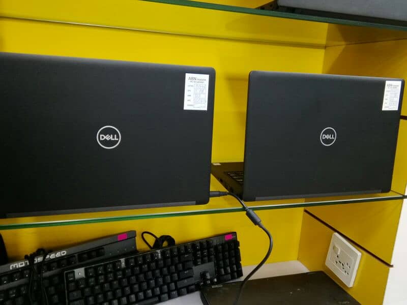 Dell laptop Core i5 - 8th generation. 8gb/256gb SSD. slim laptop 6