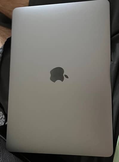 Macbook Air M1 chip 2021