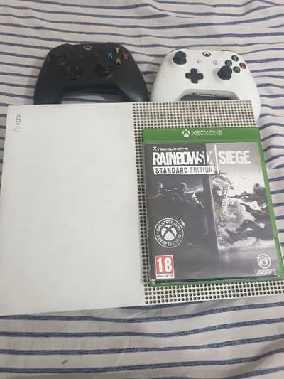 Xbox one s 500gb with 2 controllers and many games