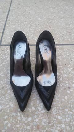 Branded high heels for sale in Low price