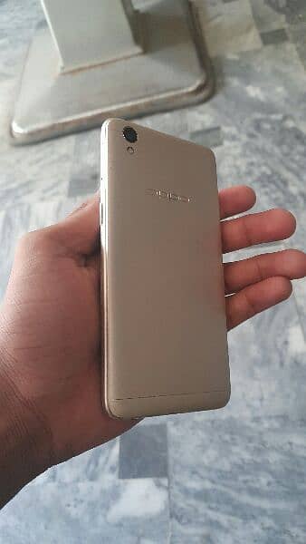 OPPO a 1