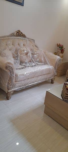 New brand fancy Royal Crown 7 seater sofa set 2