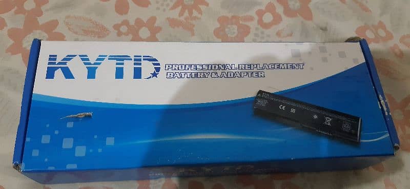 LAPTOP BATTERY ORIGNAL WITH CERTIFICATE. 12