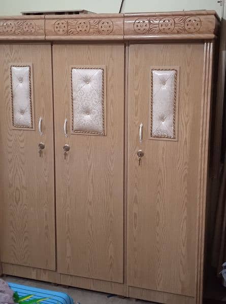 Oak Wood Bed Room Set (without mattress) available for Urgent sale 1