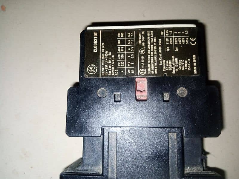 GE 4 pole Contactor 1