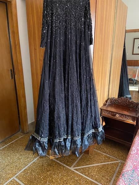 black maxi 10