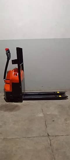 Electric pallet truck/ lifter/ excellent condition/2 ton/trolley