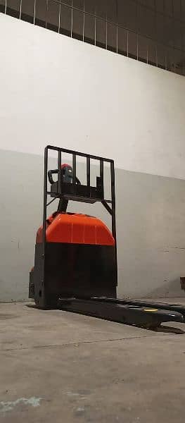 Electric pallet truck/ lifter/ excellent condition/2 ton/trolley 2