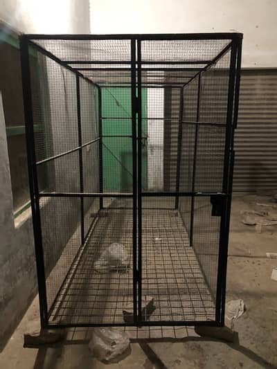 Big Iron Colony Cage