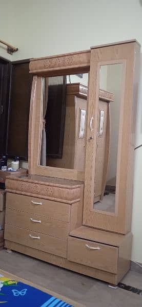 Oak Wood Bedroom Set without mattress available for urgent sale 7
