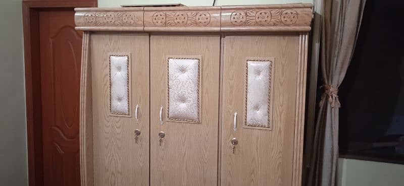 Oak Wood Bedroom Set without mattress available for urgent sale 8
