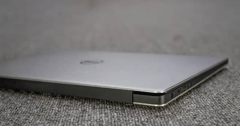 Dell XPS 13 - 7th Gen Core-i7 16GB RAM 512GB SSD (Urgent sale) 3