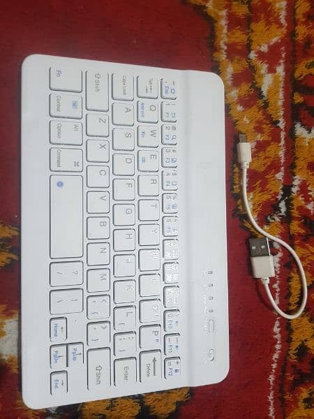 Mini Bluetooth Keyboard 0